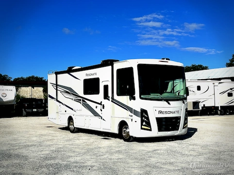 Used 2025 Thor Resonate 29D Featured Photo