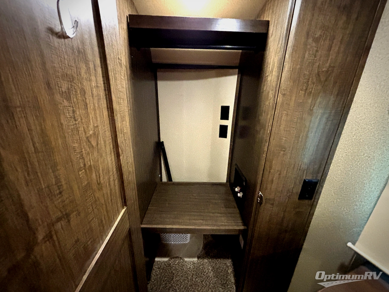 2019 Grand Design Solitude 375RES Photo 11