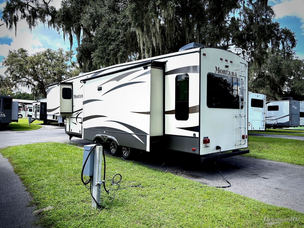 2016 Keystone Montana 3611 RL Photo 3