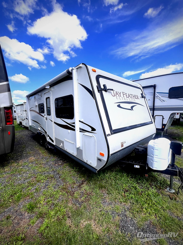 2014 Jayco Jay Feather Ultra Lite X23F Photo 2