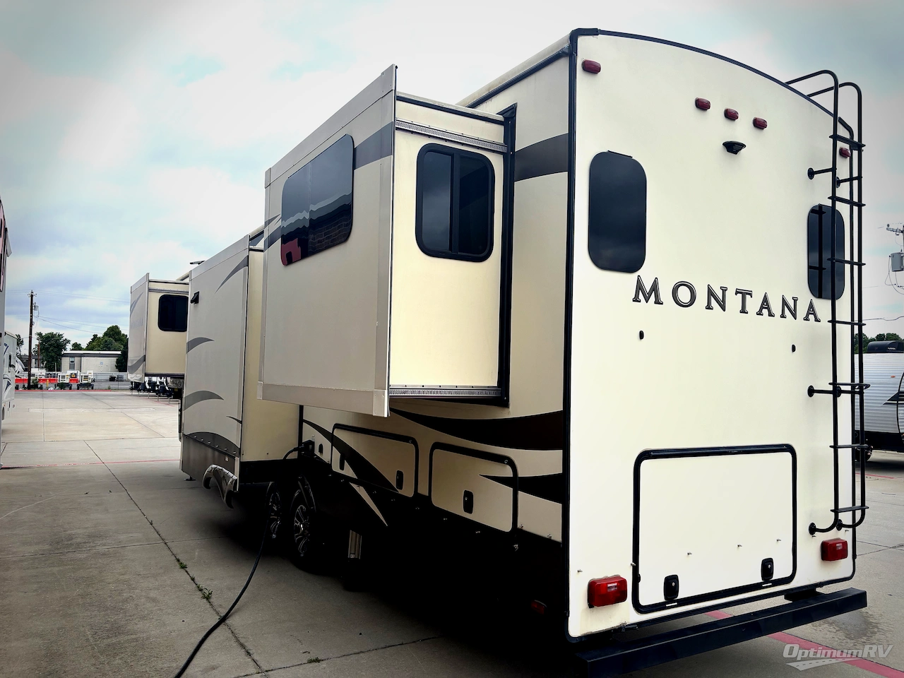 2018 Keystone Montana 3791RD Photo 3