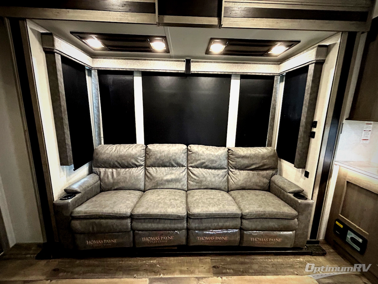 2021 Keystone Raptor 429 Photo 13