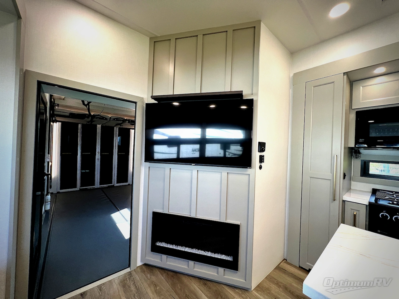 2024 Brinkley Model G 4000 Photo 6