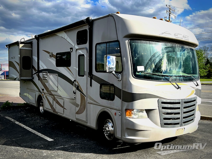 2014 Thor ACE 30.1 RV Photo 1