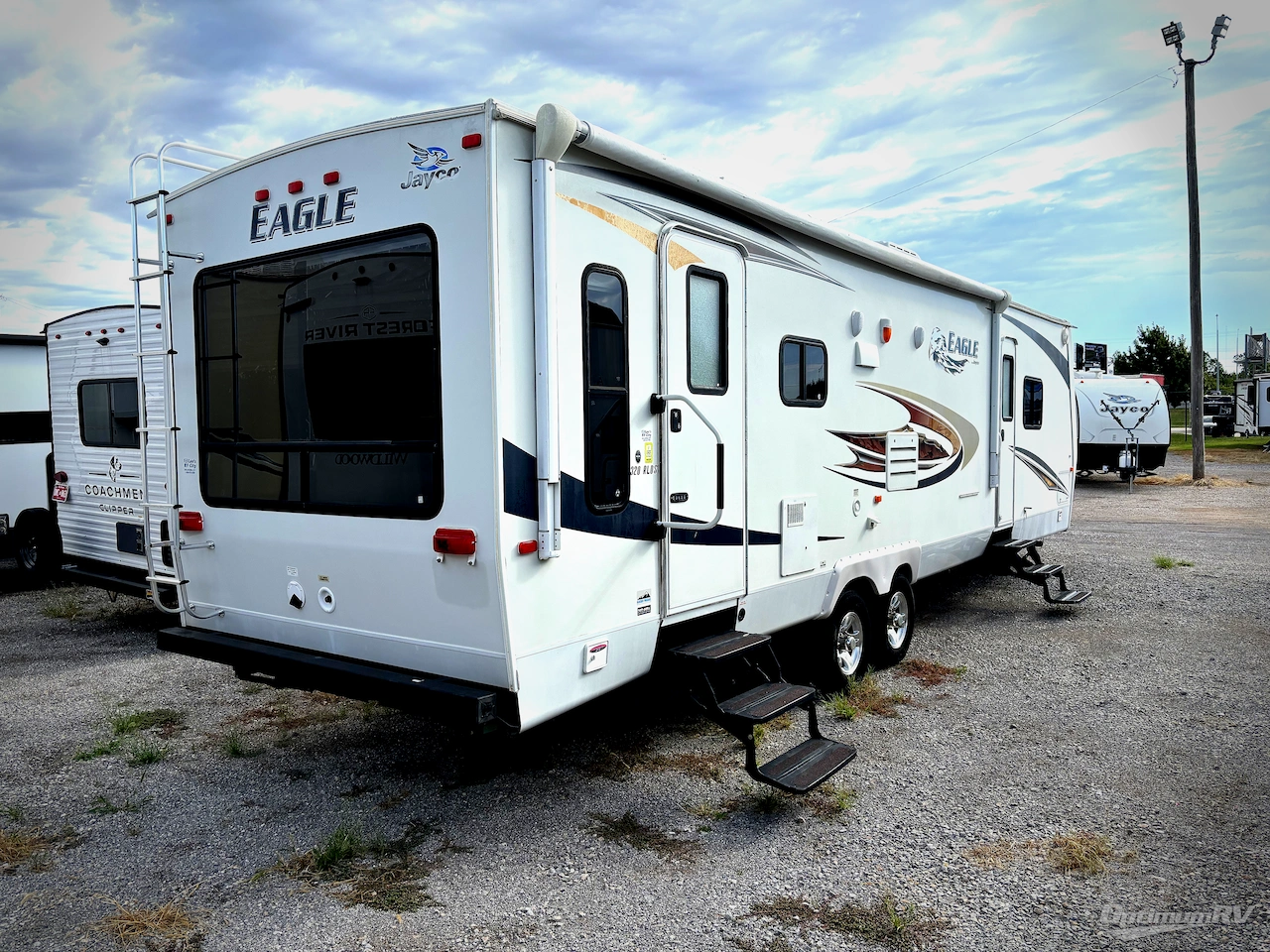 2012 Jayco Eagle 320RLDS Photo 2