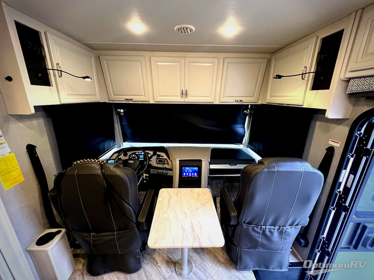 2021 Holiday Rambler Vacationer 35K Photo 6
