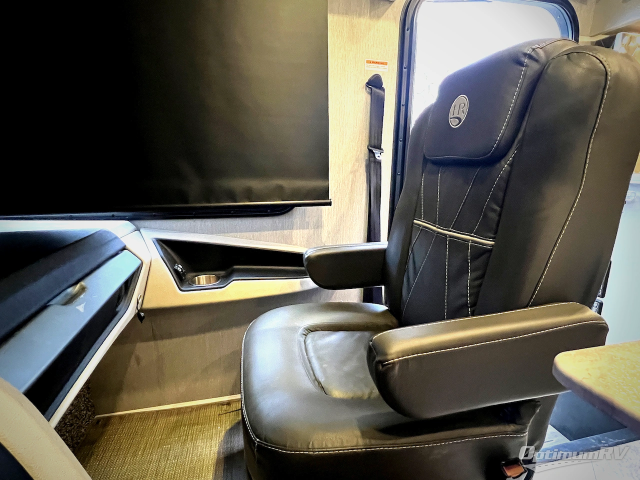 2021 Holiday Rambler Vacationer 35K Photo 9