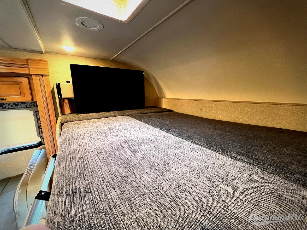 2017 Thor Four Winds 31E Bunkhouse Photo 10