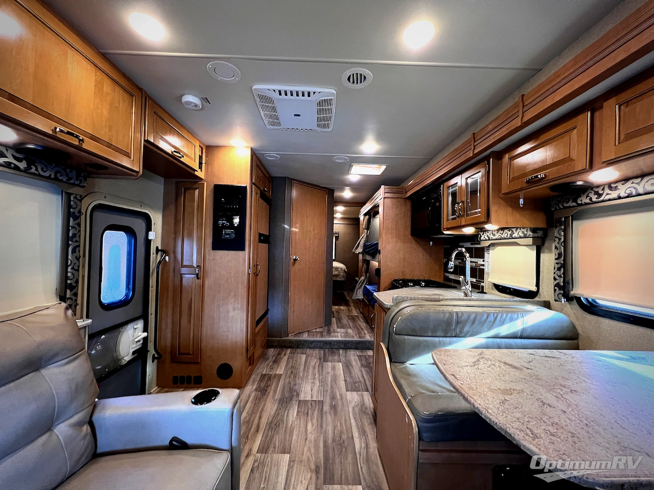 2017 Thor Four Winds 31E Bunkhouse Photo 4