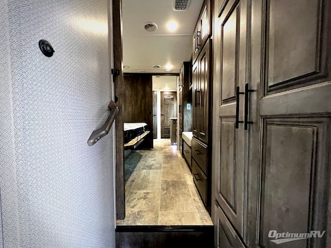 2021 Heartland Landmark 365 Newport RV Photo 3