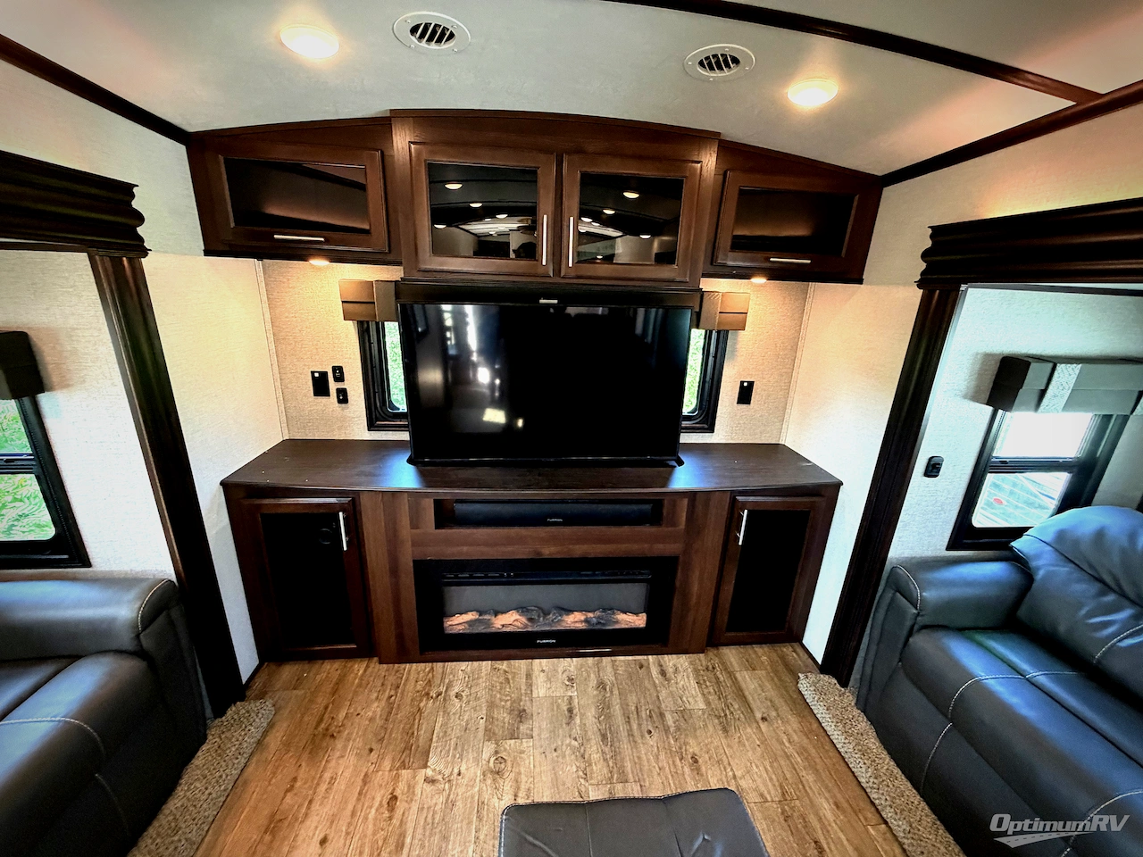 2019 Jayco North Point 387RDFS Photo 13