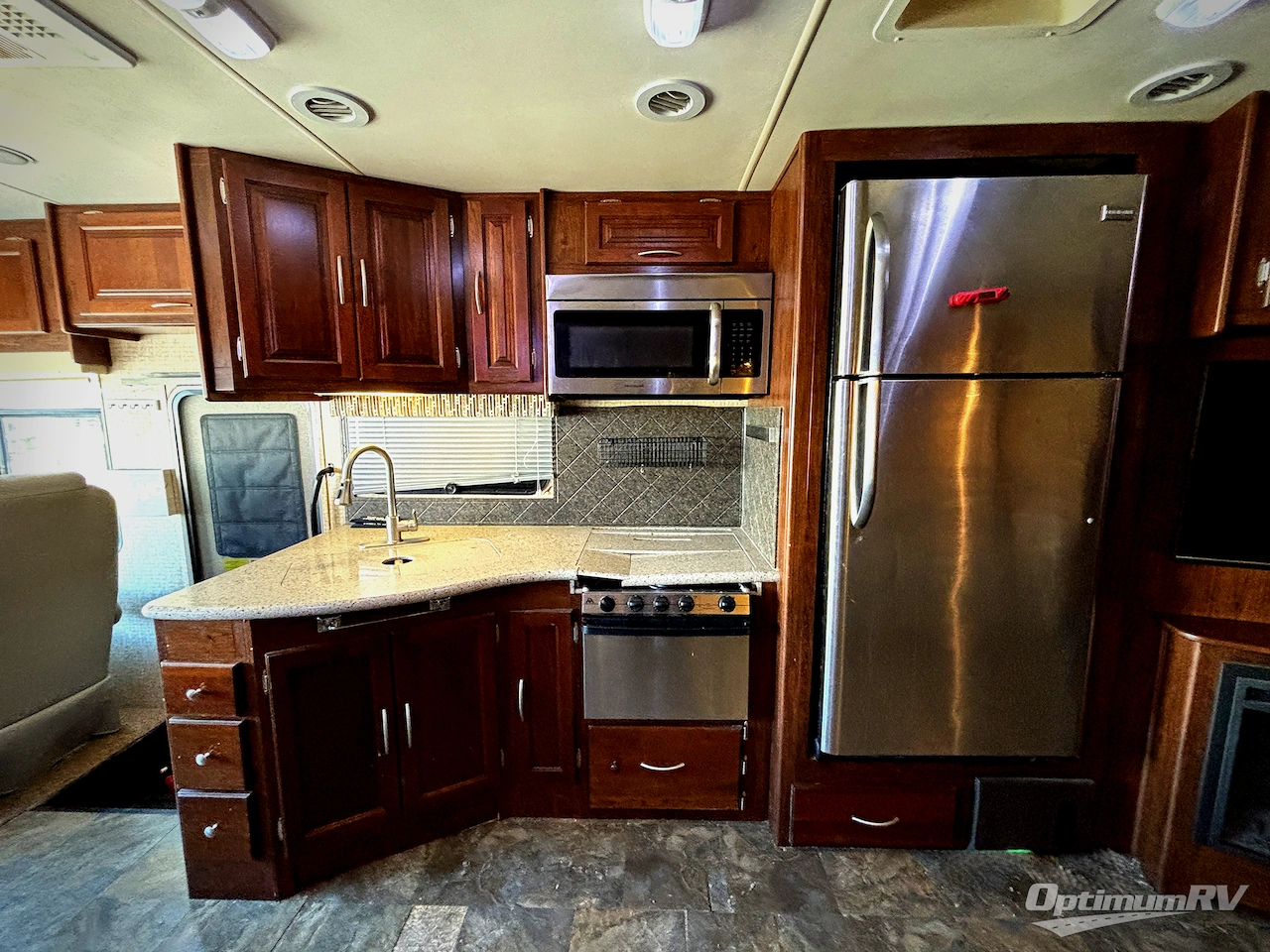 2015 Coachmen Mirada 35LS Photo 6