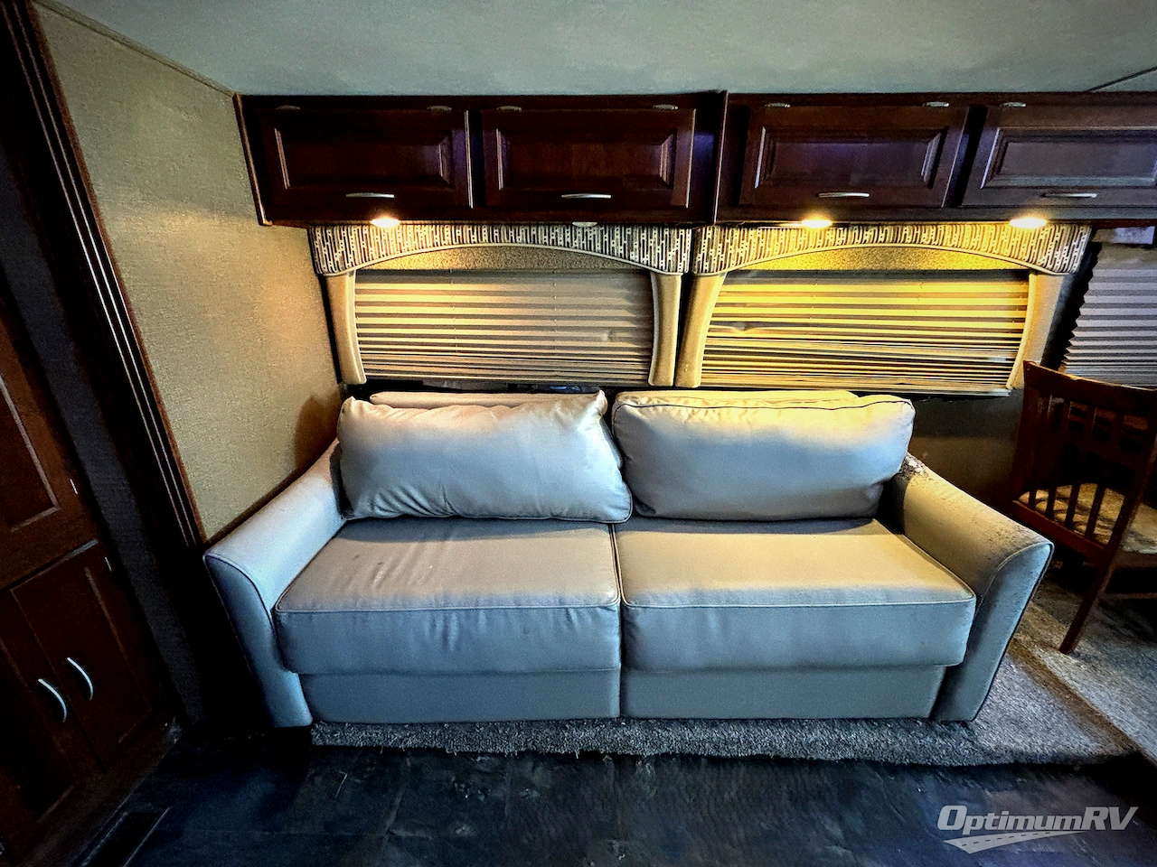 2015 Coachmen Mirada 35LS Photo 12