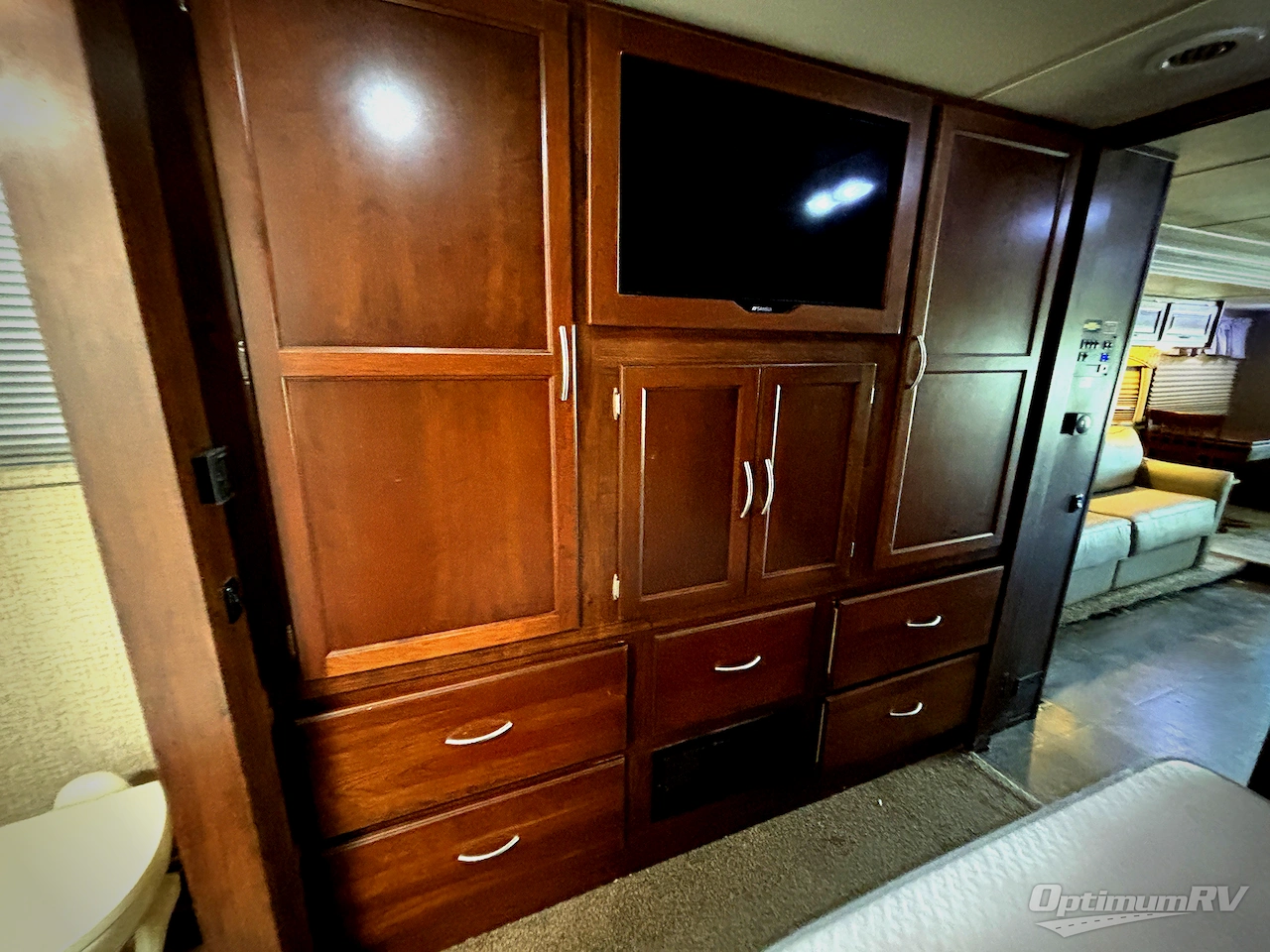 2015 Coachmen Mirada 35LS Photo 17
