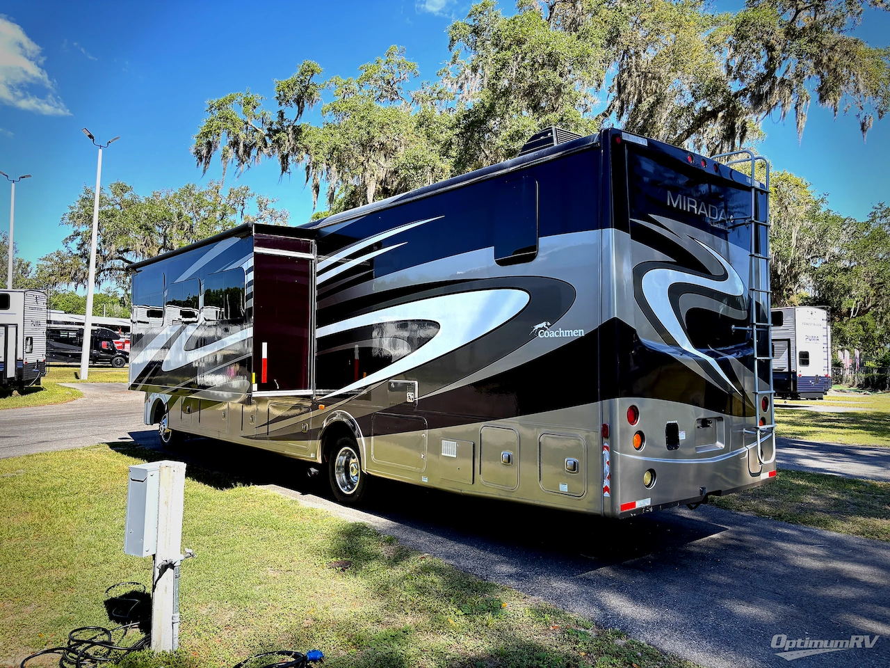 2015 Coachmen Mirada 35LS Photo 3
