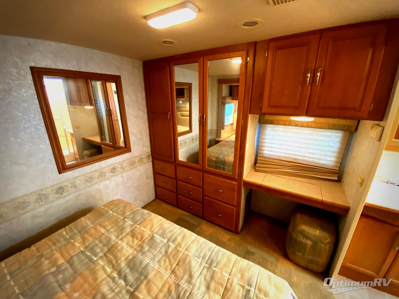 2006 Winnebago Voyage 31W Photo 30