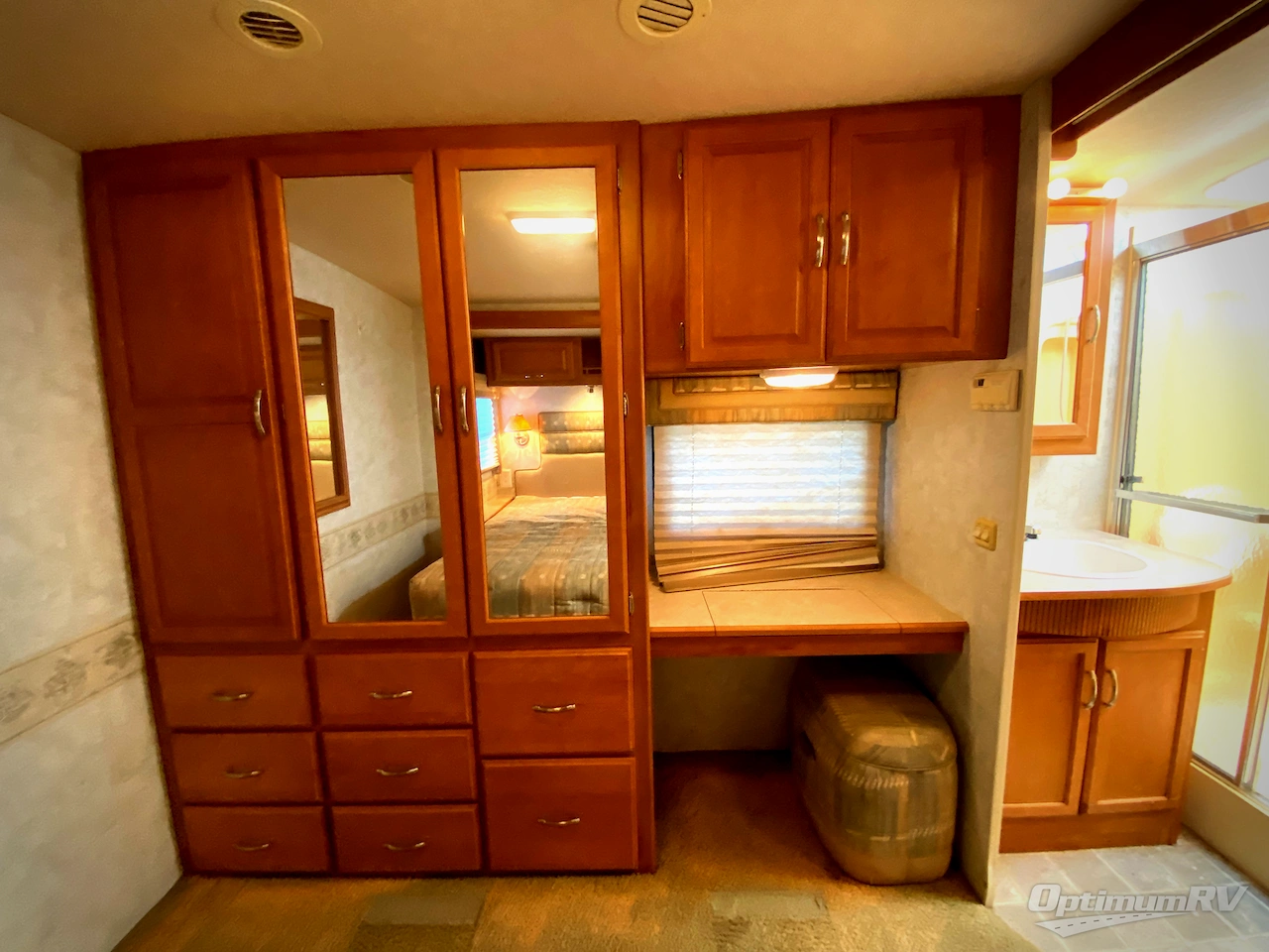2006 Winnebago Voyage 31W Photo 31