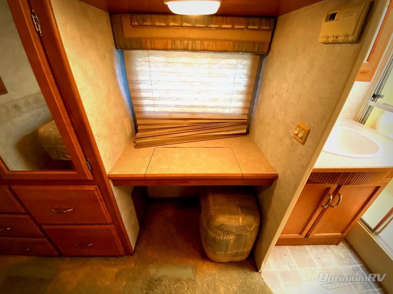 2006 Winnebago Voyage 31W Photo 32
