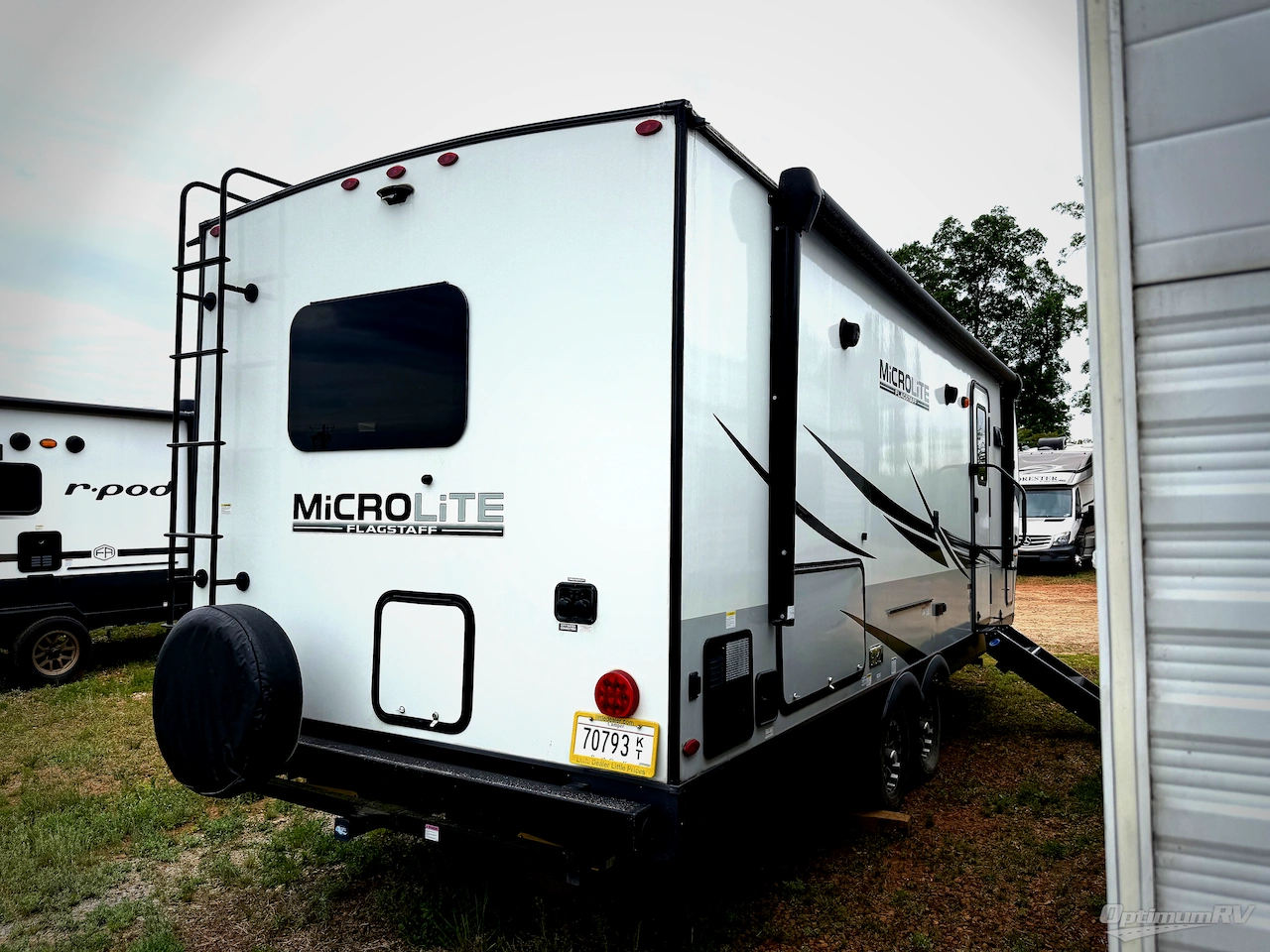 2022 Forest River Flagstaff Micro Lite 25FKS Photo 2
