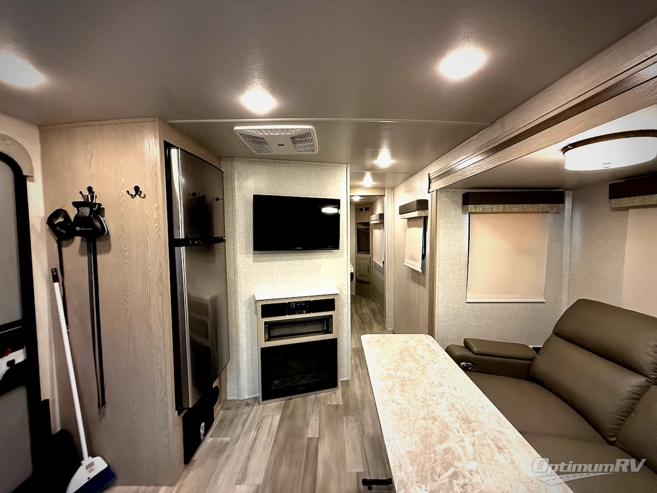 2022 Forest River Flagstaff Micro Lite 25FKS Photo 5