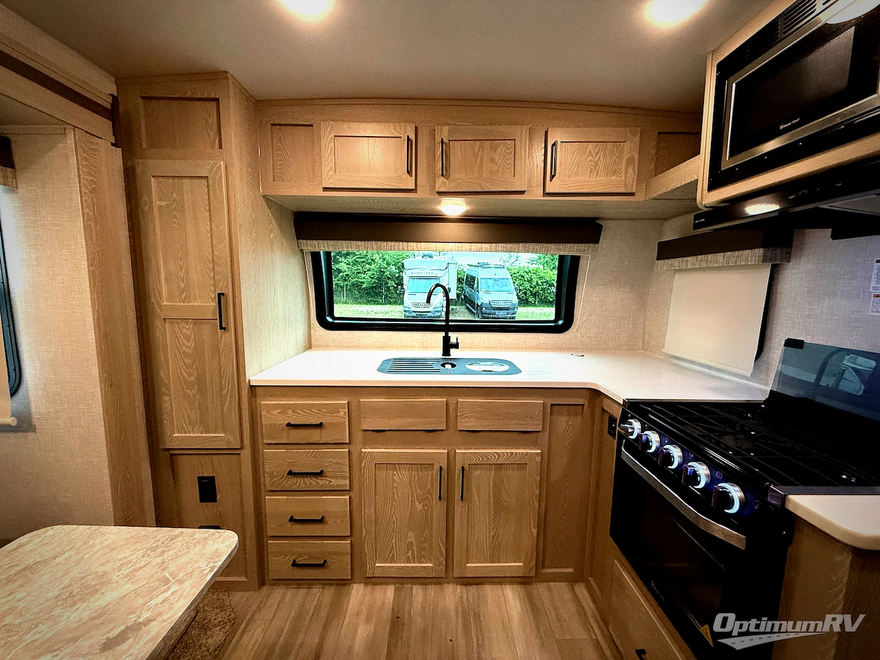 2022 Forest River Flagstaff Micro Lite 25FKS Photo 8