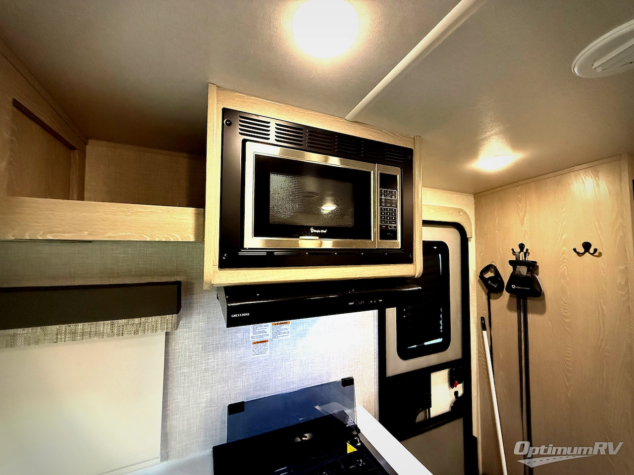 2022 Forest River Flagstaff Micro Lite 25FKS Photo 11