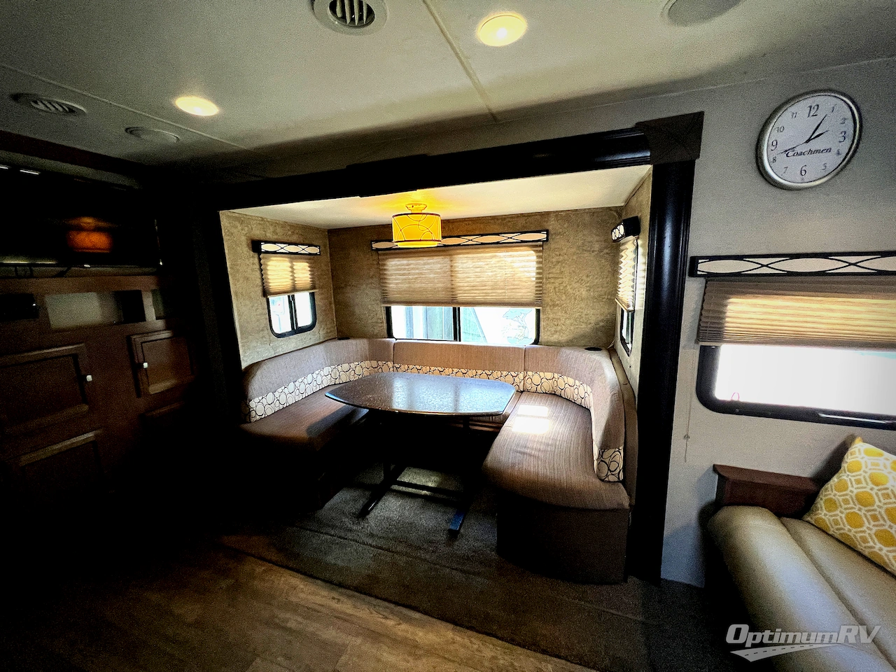 2017 Coachmen Freedom Express 248RBS Photo 6