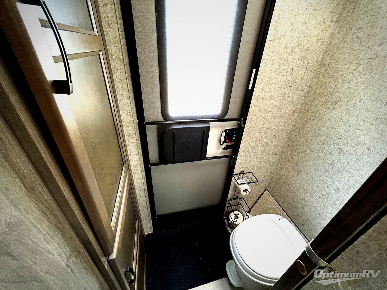 2019 Coachmen Apex Ultra-Lite 249RBS Photo 15
