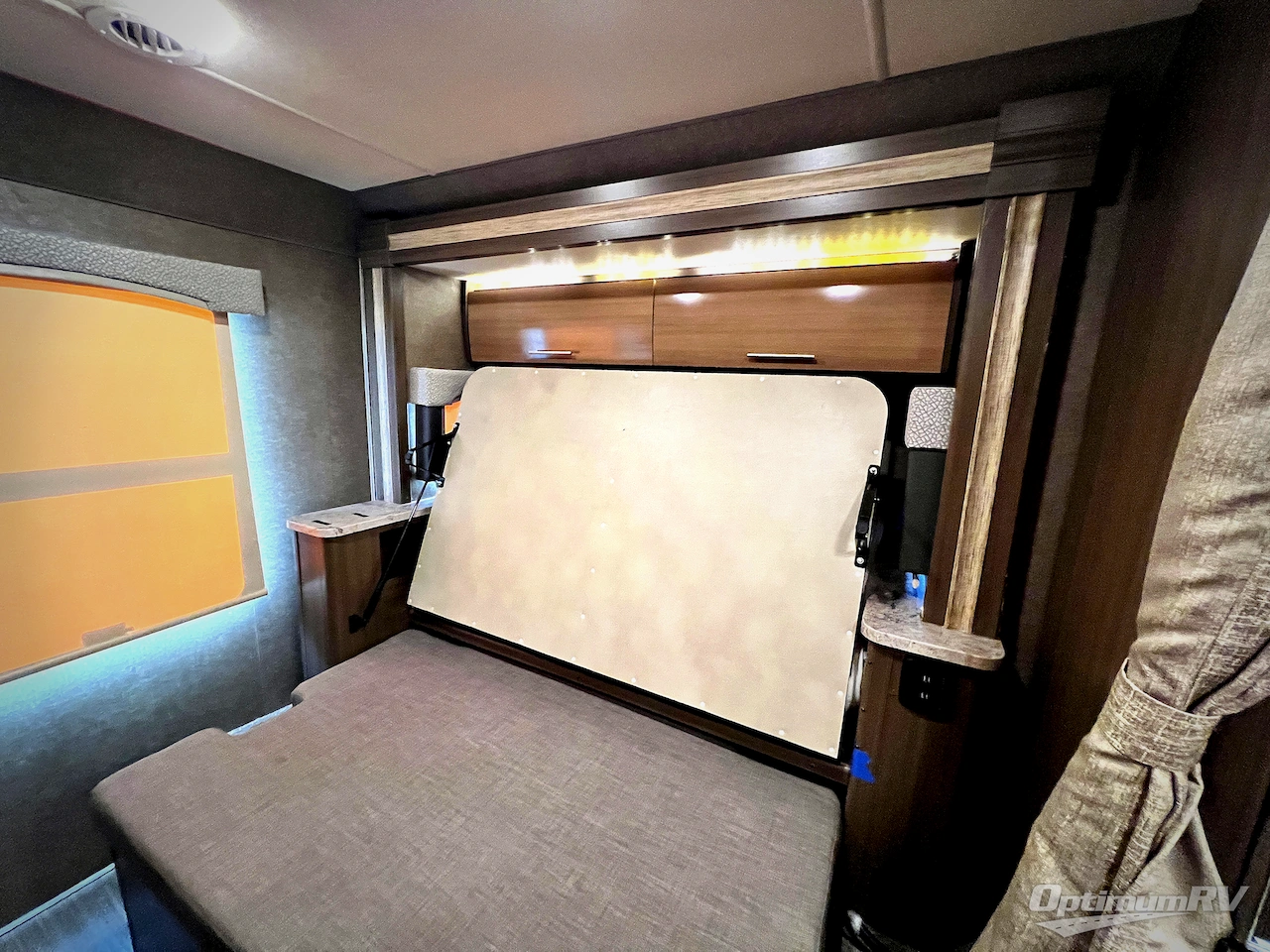 2018 Thor Vegas 25.3 Photo 14