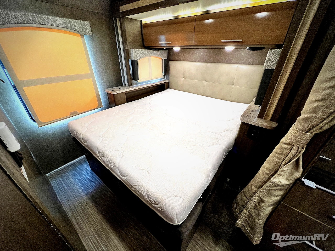 2018 Thor Vegas 25.3 Photo 15