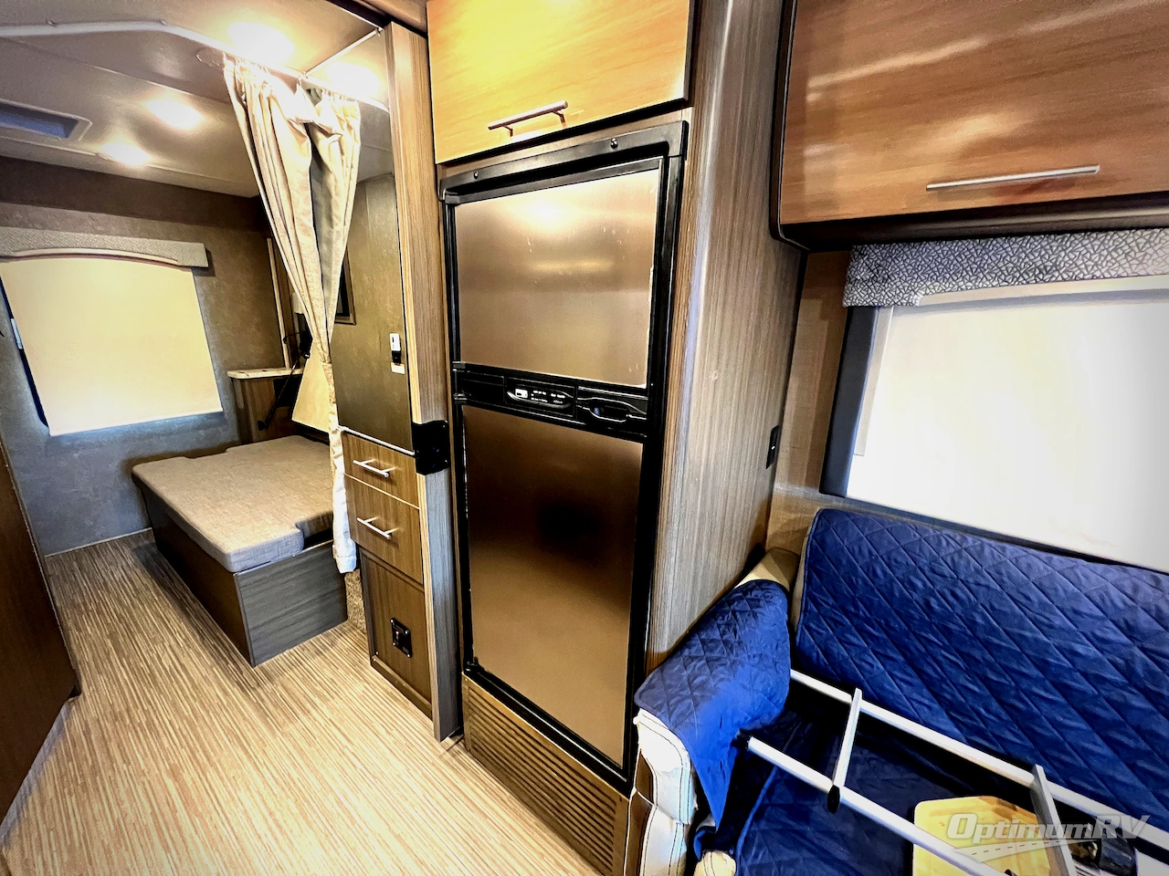 2018 Thor Vegas 25.3 Photo 13