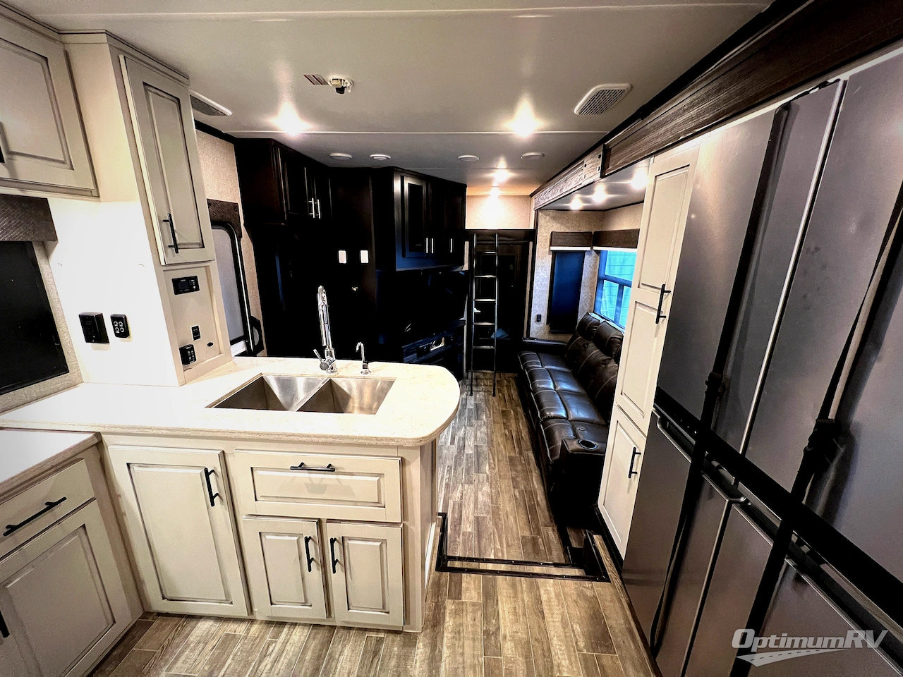 2021 Jayco Seismic 4113 Photo 3