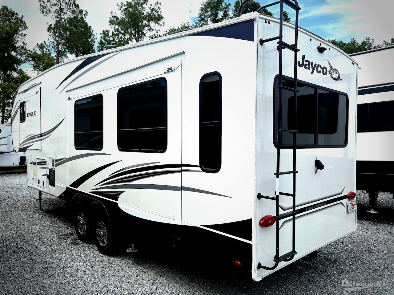 2022 Jayco Eagle HT 28.5 RSTS Photo 2