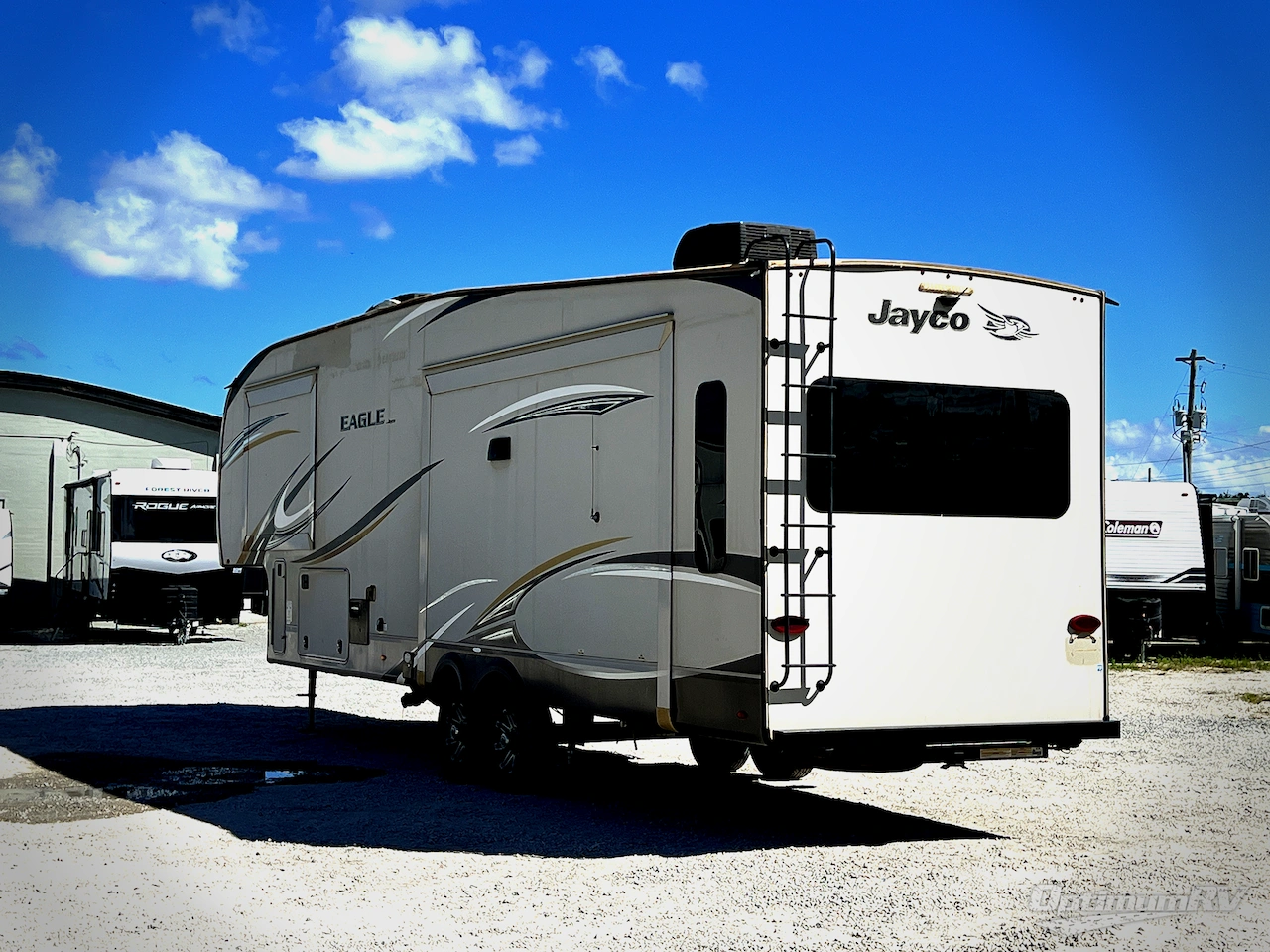 2018 Jayco Eagle 321RSTS Photo 3