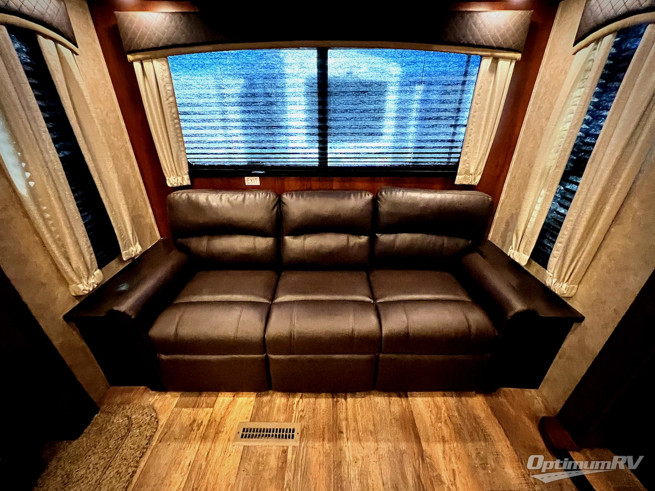 2018 Jayco Eagle 321RSTS Photo 9