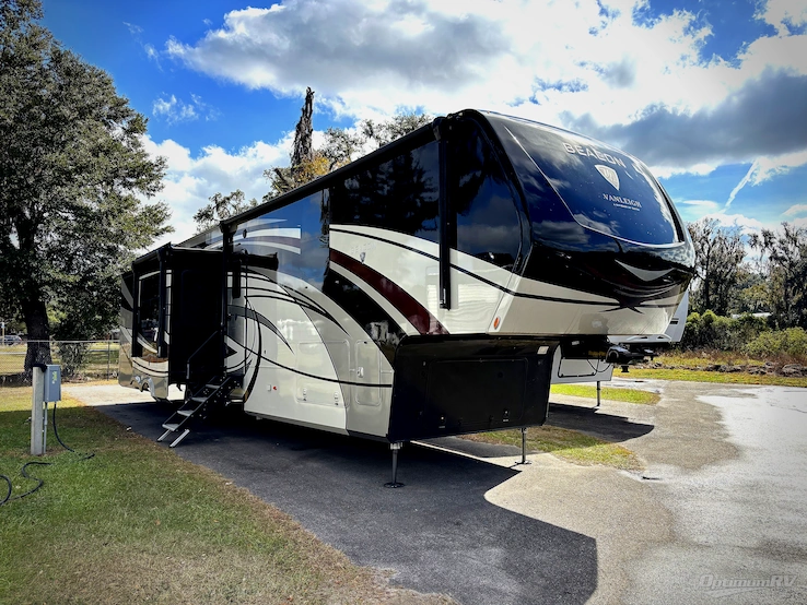 2022 VanLeigh Beacon 41LKB RV Photo 1