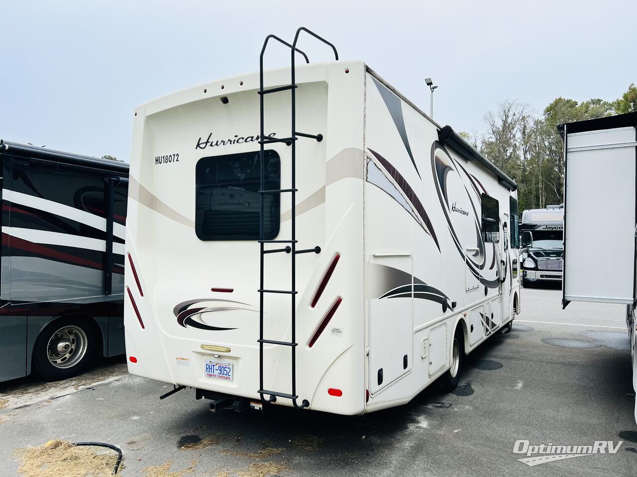 2018 Thor Hurricane 29M Photo 2