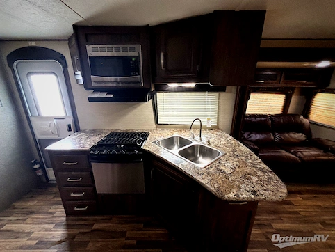 2017 Keystone Cougar Half-Ton Series 32RESWE RV Photo 4