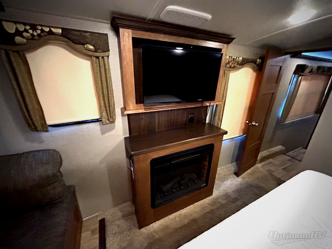 2017 Keystone Montana 3810MS Photo 11