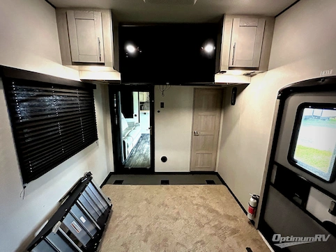 2023 Keystone Fuzion 421 RV Photo 4