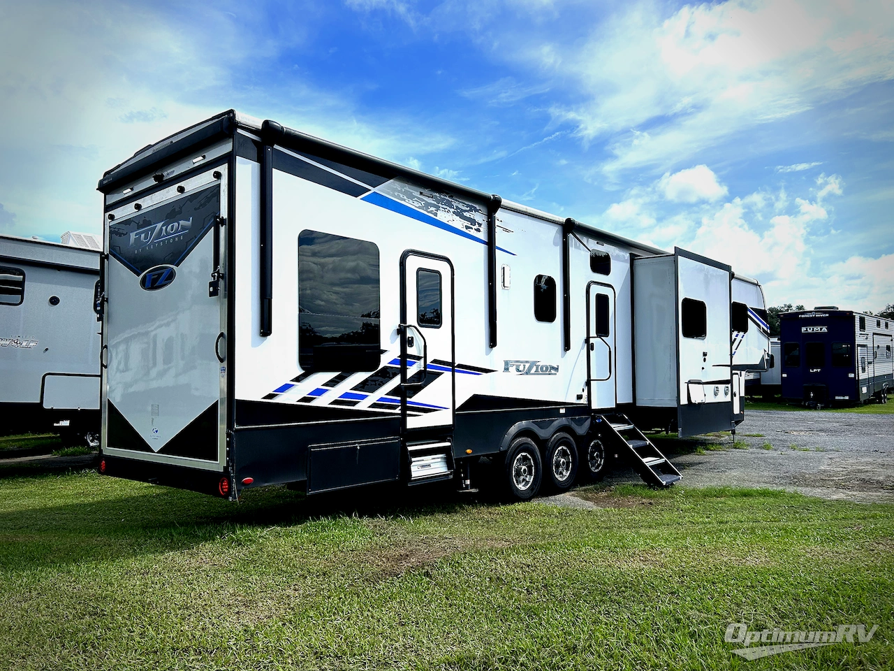 2023 Keystone Fuzion 421 Photo 2
