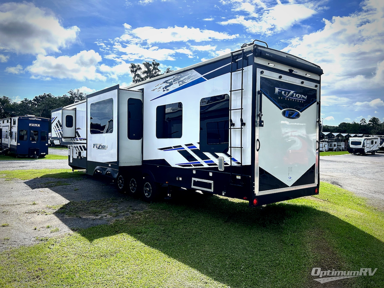 2023 Keystone Fuzion 421 Photo 3