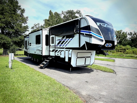 Used 2022 Keystone Fuzion 430 Featured Photo
