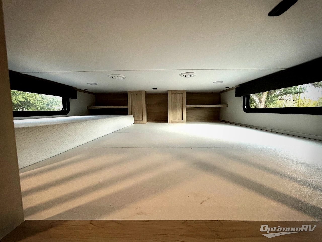 2025 Grand Design Solitude 391DL Photo 19