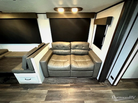 2023 Dutchmen Atlas 2702RB RV Photo 4
