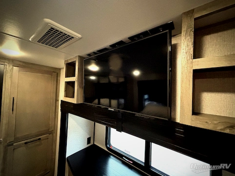 2022 KZ Durango Gold G356RLQ RV Photo 2