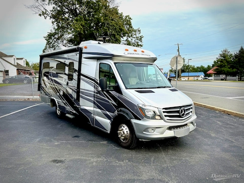 Used 2017 Phoenix USA Phoenix Cruiser 2350 Featured Photo