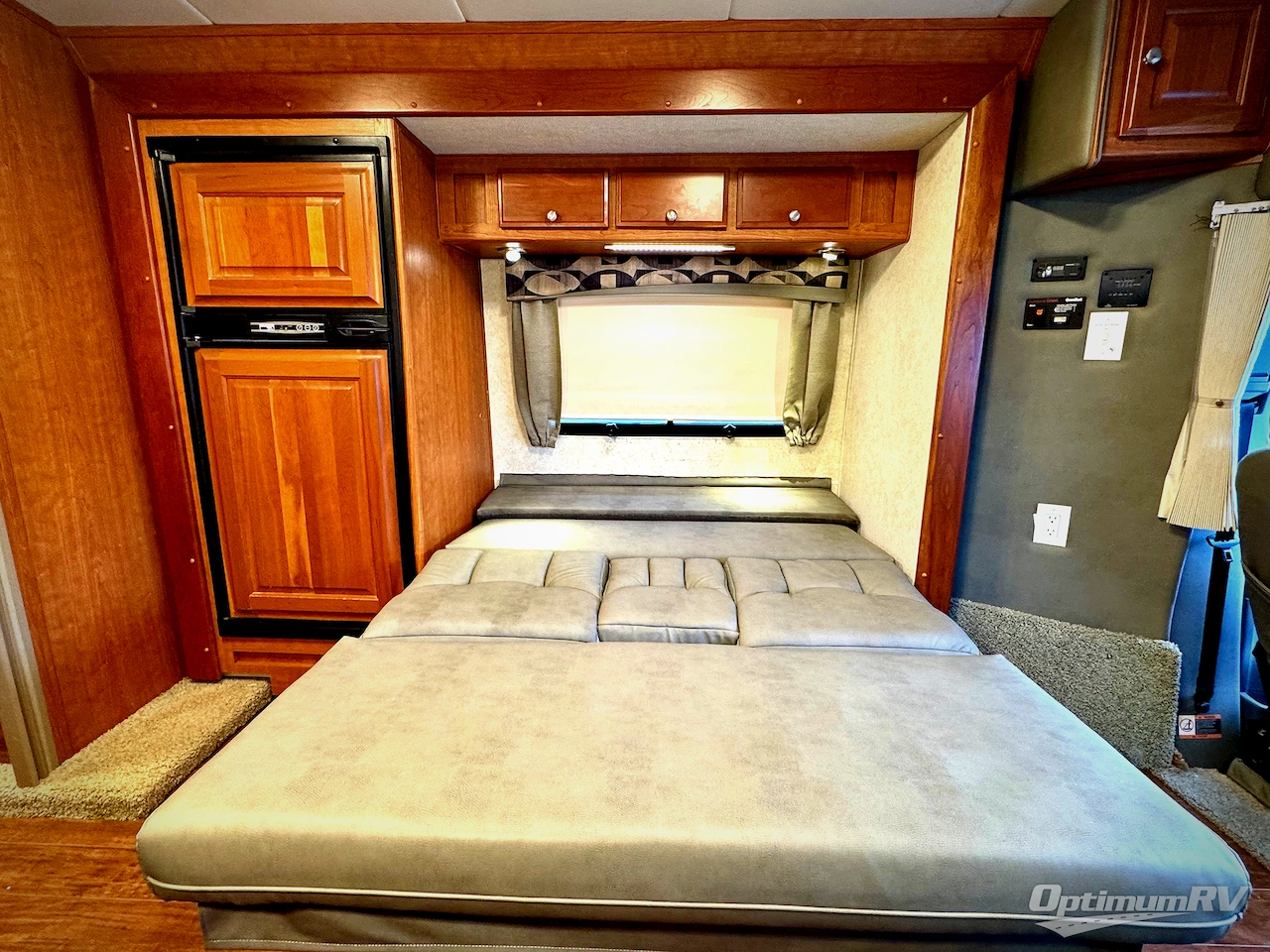 2017 Phoenix USA Phoenix Cruiser 2350 Photo 12