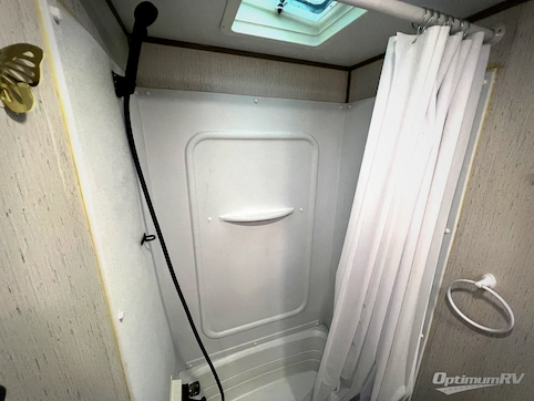 2022 Dutchmen Kodiak Ultra-Lite 227BH RV Photo 4