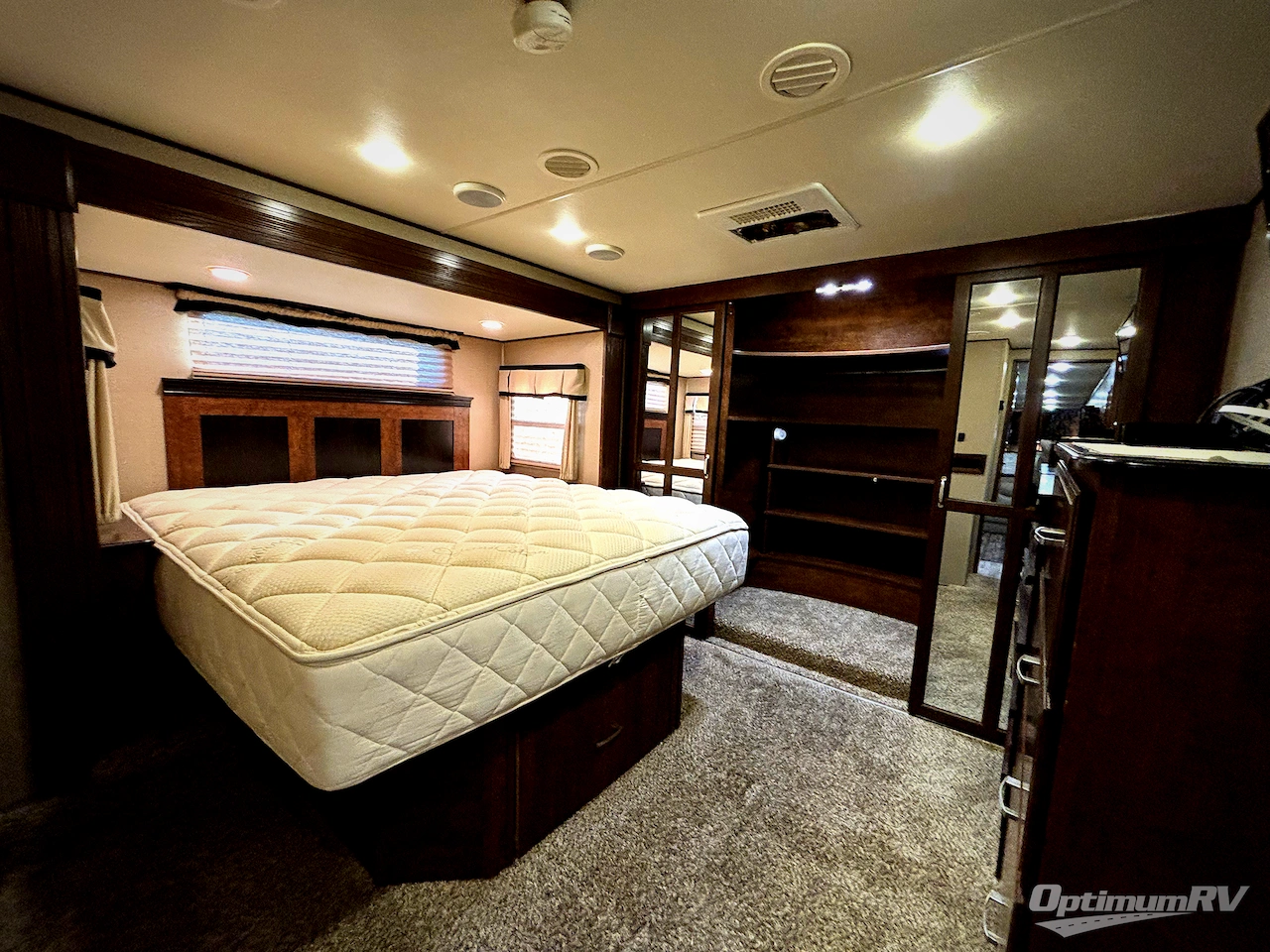 2015 Grand Design Solitude 369RL Photo 7
